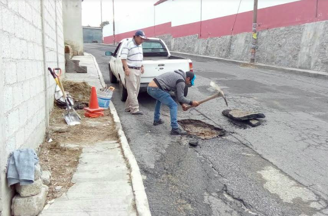 Realizan en Tzompantepec trabajos permanentes de servicios públicos